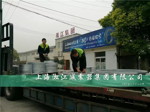 為蘇州市政配套橡膠軟連接的10噸熱鍍鋅法蘭到貨了