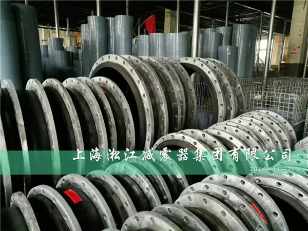 橡膠軟連接歷經考驗用于烏魯木齊排污工程 橡膠軟連接