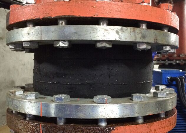 【2015】某大廈暖通系統(tǒng)橡膠接頭出現(xiàn)漏水現(xiàn)象分析【附視頻】 橡膠接頭拉直