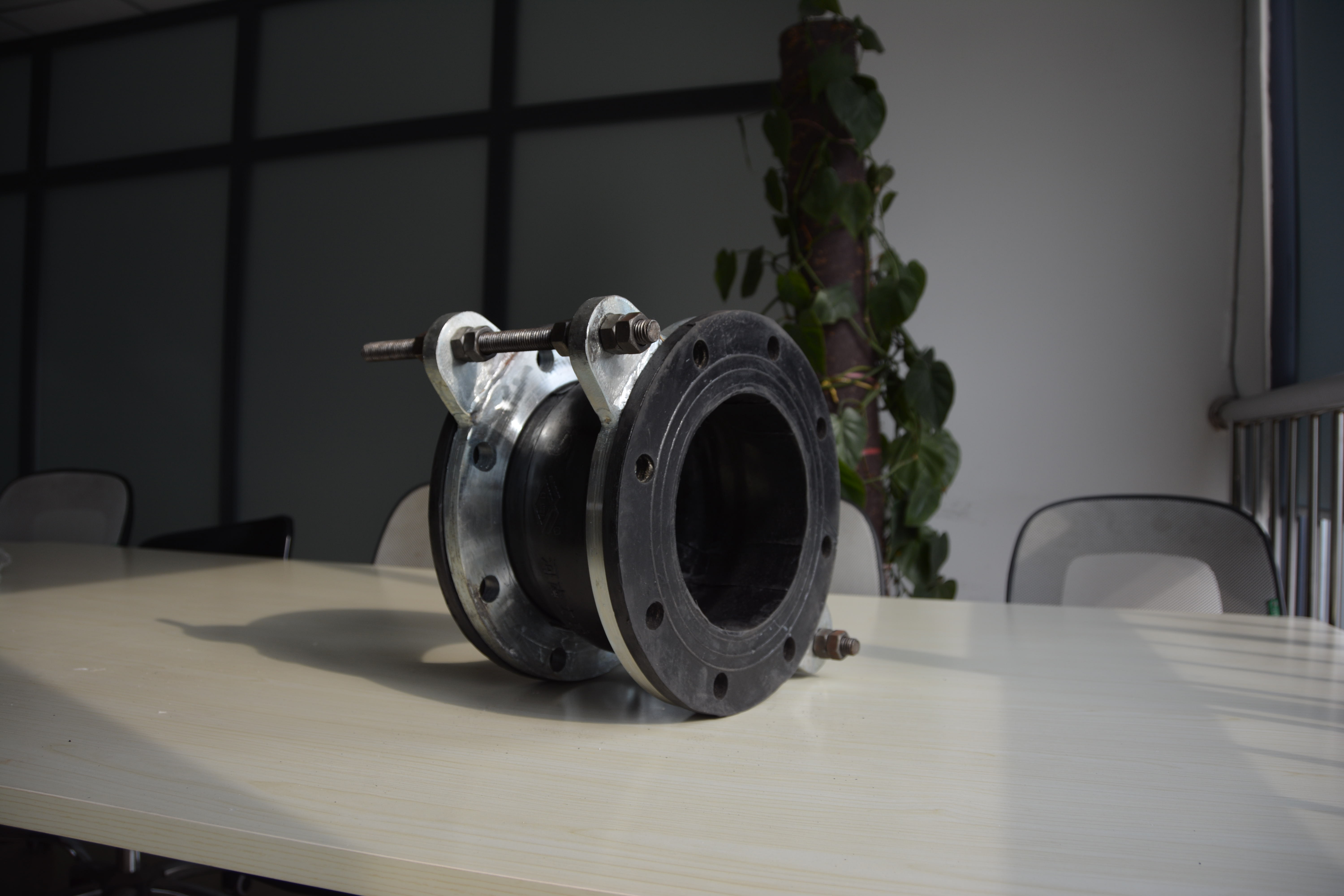 *內橡膠接頭生產廠家哪家好?高質量橡膠接頭廠家的分辨 橡膠接頭生產廠家