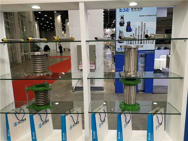 NG耐油避震喉 K16S-40 11/2 菱形法蘭橡膠接頭