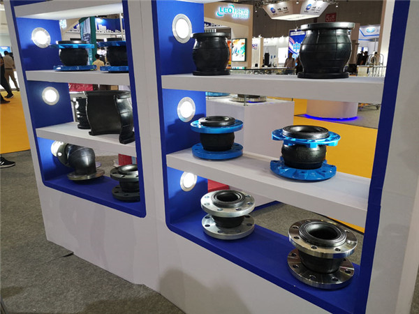 「2019」橡膠軟連接專業(yè)廠家再次參加上海國(guó)際泵管閥展·淞江集團(tuán)