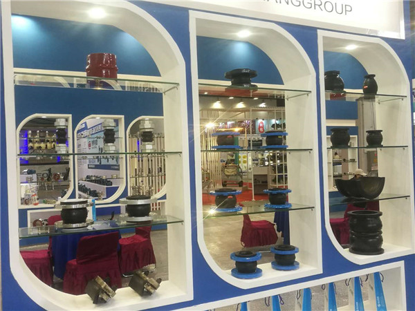 過液壓油的DN50口徑單球體橡膠軟連接多少錢一臺?