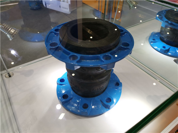 珠海"DN100雙球橡膠膨脹節(jié)"和單球體的區(qū)別?